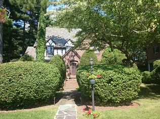 925 W Roxbury Pkwy, Brookline, MA 02467