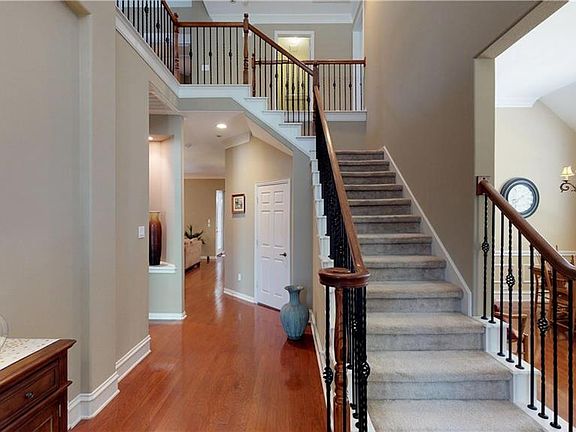 2nd image of 408 Creekside Dr