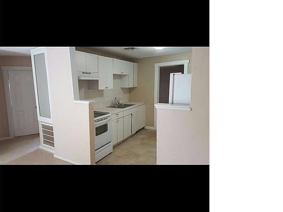 3rd image of 2403 Mallory Ave #12