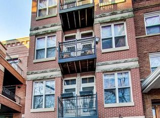 920 W Wolfram St APT 1, Chicago, IL 60657