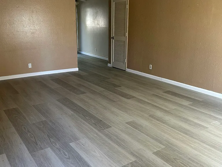 1351 Buckingham Way #5 — Photo 8
