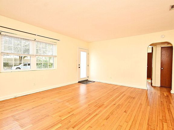 3rd image of 8 N Glenwood Ave