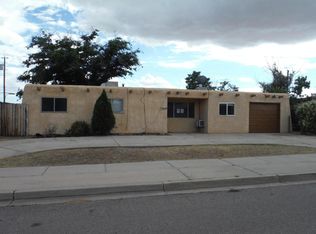5610 Essex Dr NW, Albuquerque, NM 87114