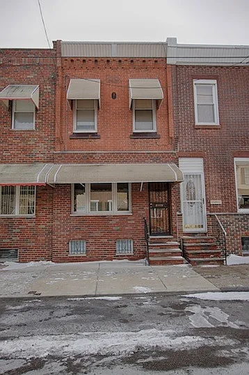 3175 E Thompson St photo 1