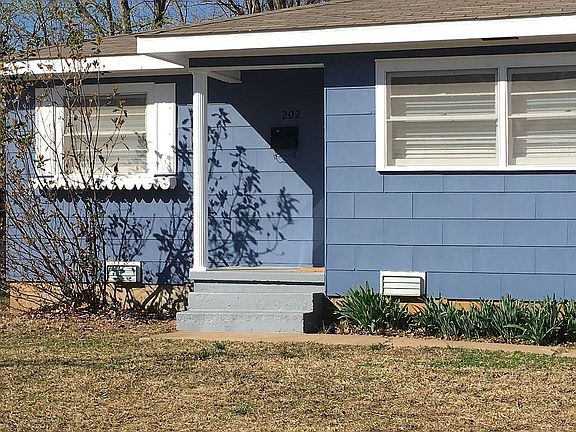 2nd image of 202 S Doty St