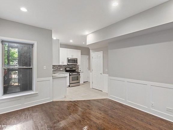 5th image of 4214 S King Dr APT 1S
