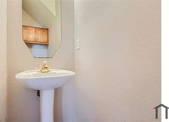 2420 Waterloo Ln — Photo 18