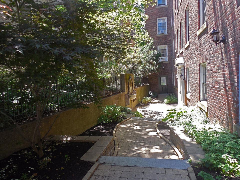 2nd image of 16 Chauncy St #48IR