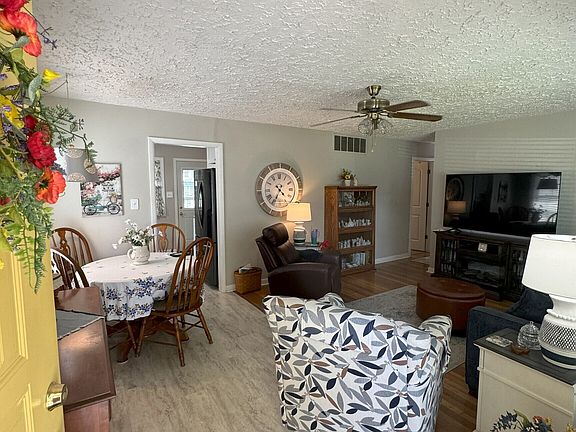 4th image of 118 Lindenwald Dr