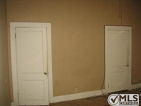3rd image of 1102 N Dixon St
