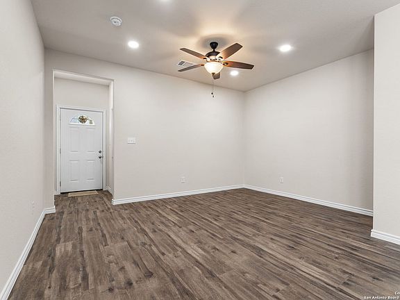 4th image of 530 W BYRD BLVD
