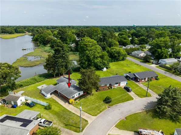 27 Rivercrest Dr, Portsmouth, VA 23701
