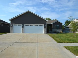 1304 Olivia Dr, Plattsmouth, NE 68347