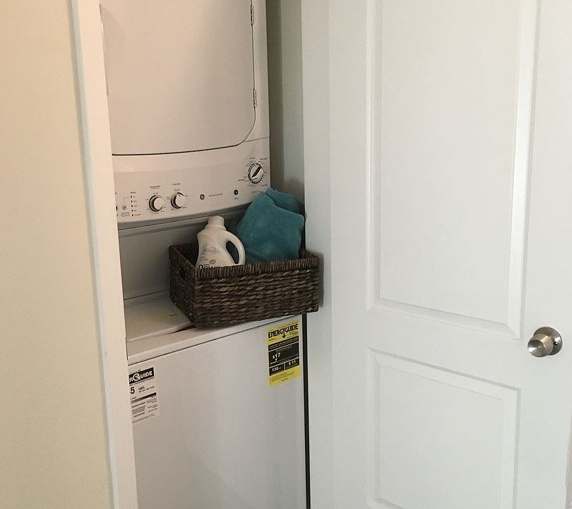 1st image of 296 N Oakland Ave APT 6
