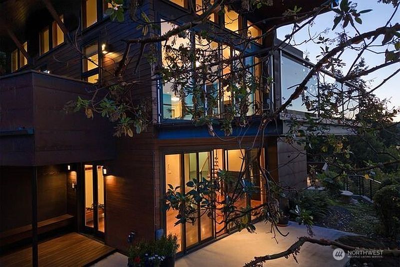 2nd image of 630 Harrison Street