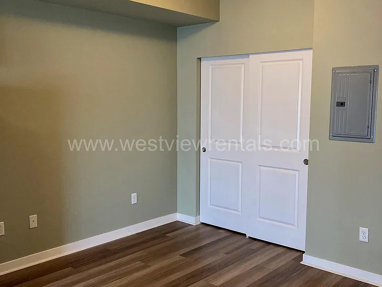 200 E Maple St — Photo 71