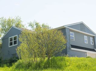 215 Kaelin Dr, Pittsburgh, PA 15239