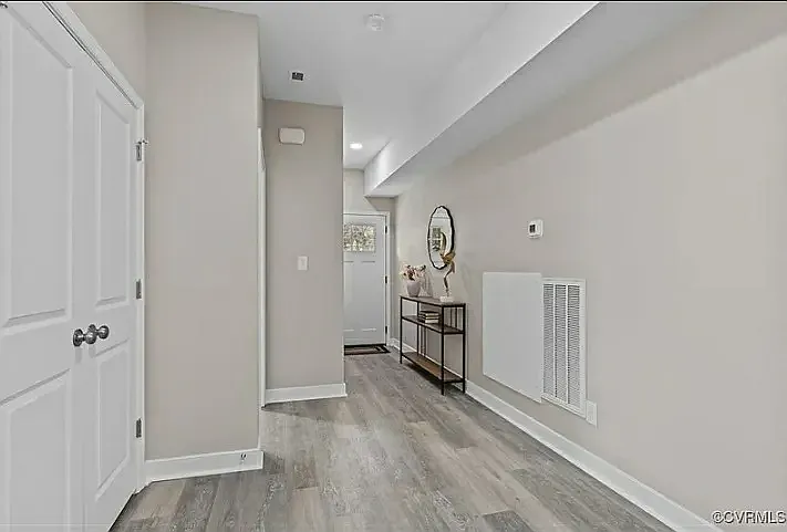 3 bed, 1200 sqft, $2,200 — Photo 4
