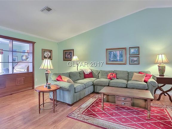 3rd image of 10436 Broom Hill Dr