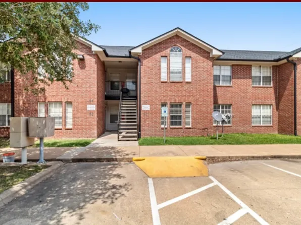 701 Balcones Dr, College Station, TX