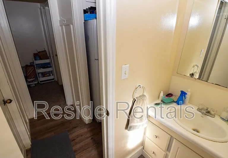 686 Darwin Ave #3 — Photo 11