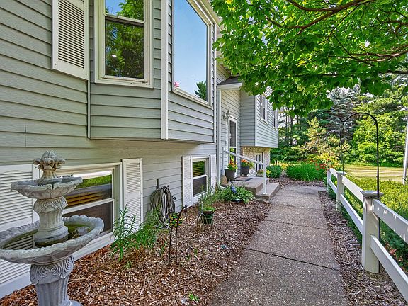 5th image of N7992 988th St