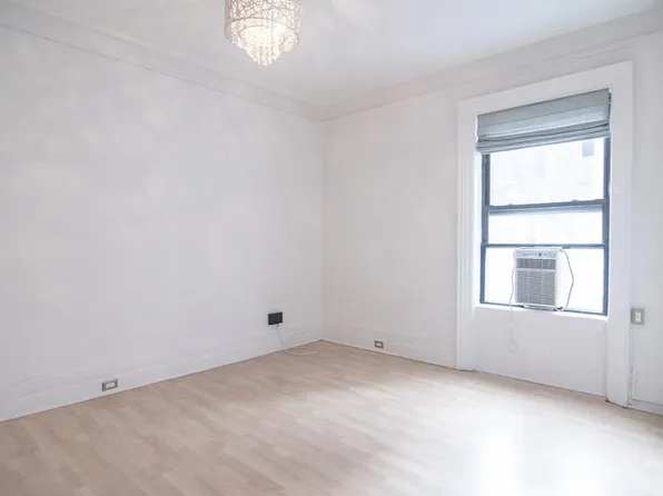 161 West 54th Street image 5 of 18