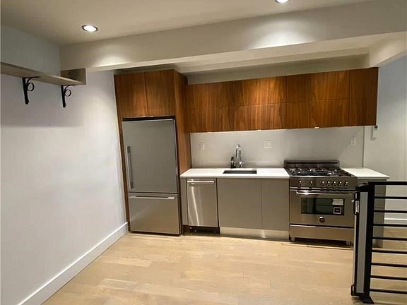 5th image of 131 W 122nd St #A