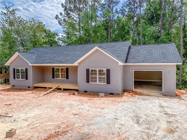 517 S Lovingood Ave, Walhalla, SC 29691