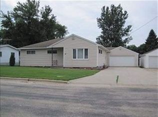 934 Stevens St, Jesup, IA 50648