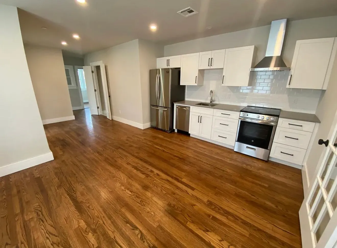 2 bed, 1450 sqft, $1,900 — Photo 1