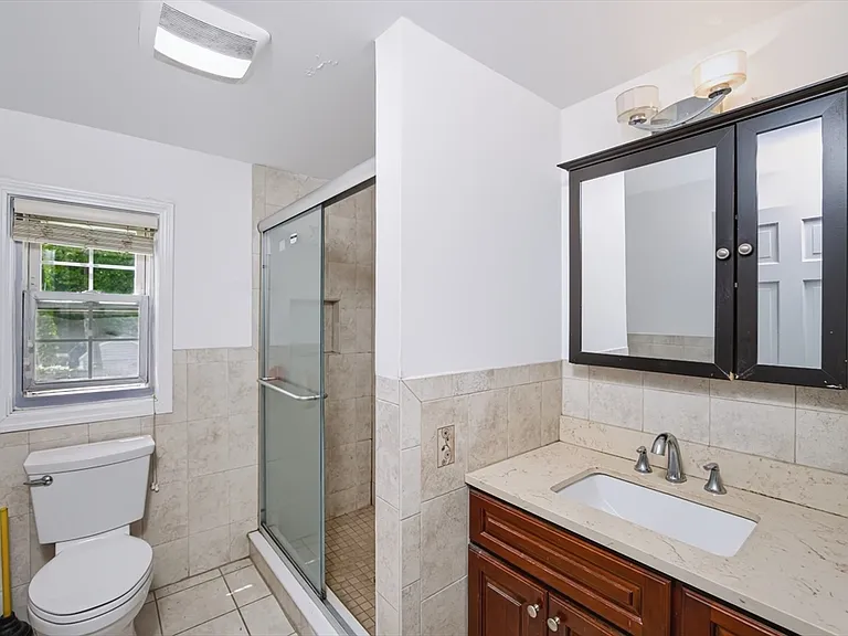 52 Common St #52 — Photo 11