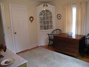 5th image of 66 Howland Ave