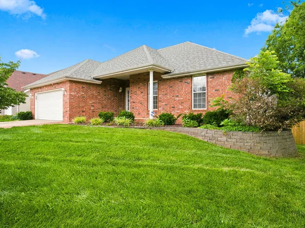 395 S Yellowwood Drive, Springfield, MO 65809