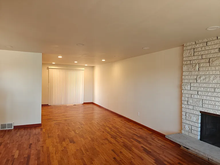 2320 S Eddy St — Photo 13