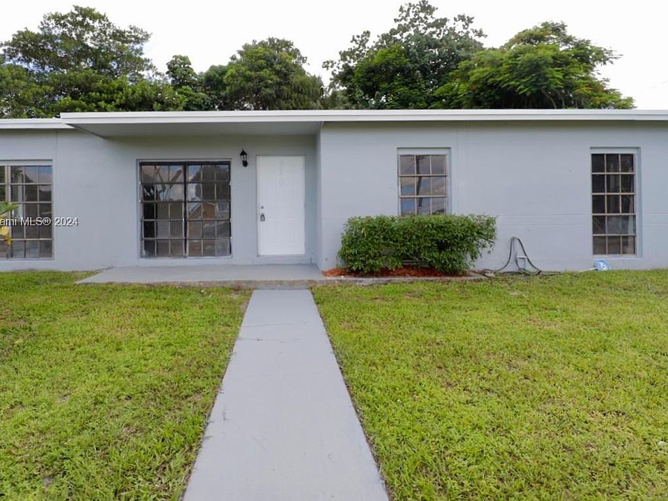1st image of 820 NW 33rd Ter