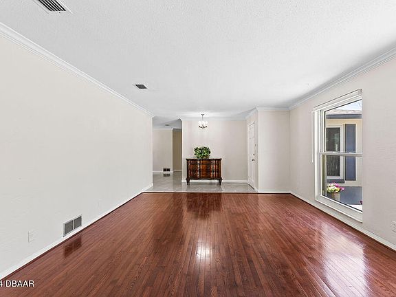 5th image of 89 Fairway Dr
