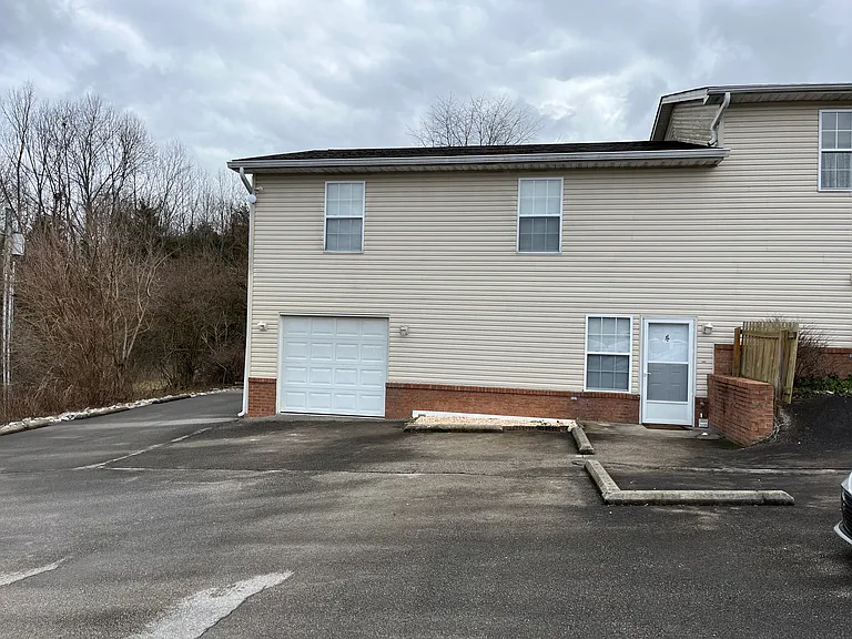Faith Court Townhomes — Photo 11