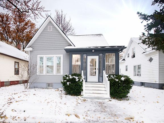 2nd image of 819 Michigan Ave