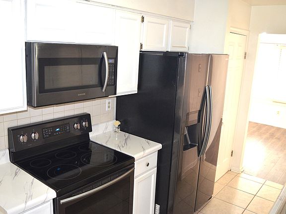 4th image of 1504 Glenmont Ct