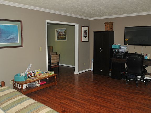 3rd image of 6933 Tracey Ct