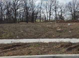 670 W Brook Hollow Road, Nixa, MO 65714