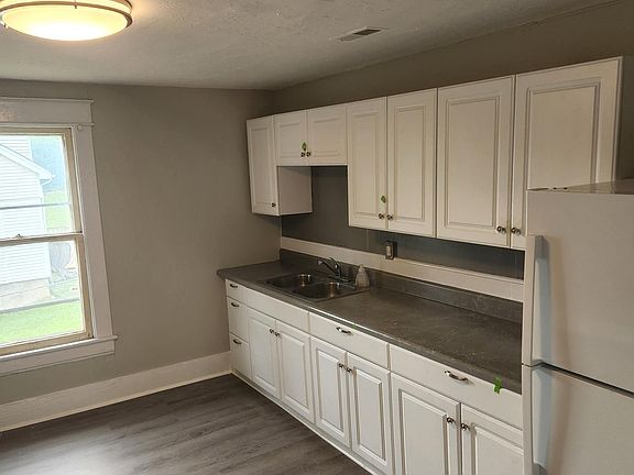 4th image of 1032 Morehead Ave SE #B