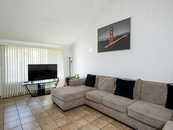 4th image of 4025 Nugget Dr