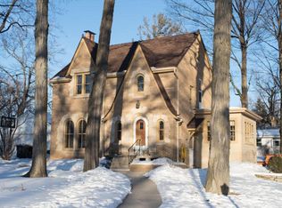 544 N 117th St, Wauwatosa, WI 53226