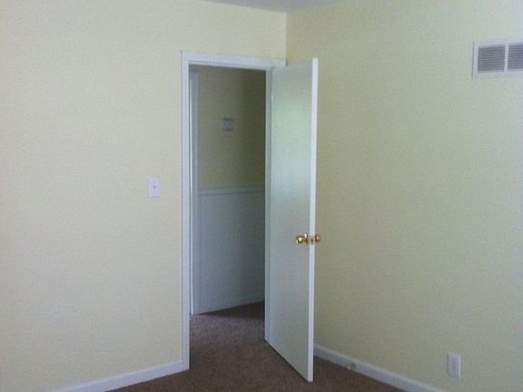 5th image of 3885 Woodyhill Dr