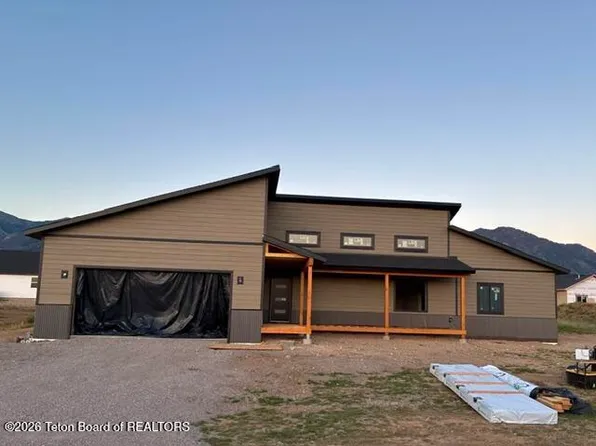 600 Little Greys Loop, Etna, WY 83118