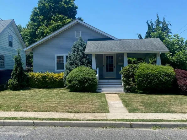 28 Oakwood Avenue, West Long Branch, NJ 07764