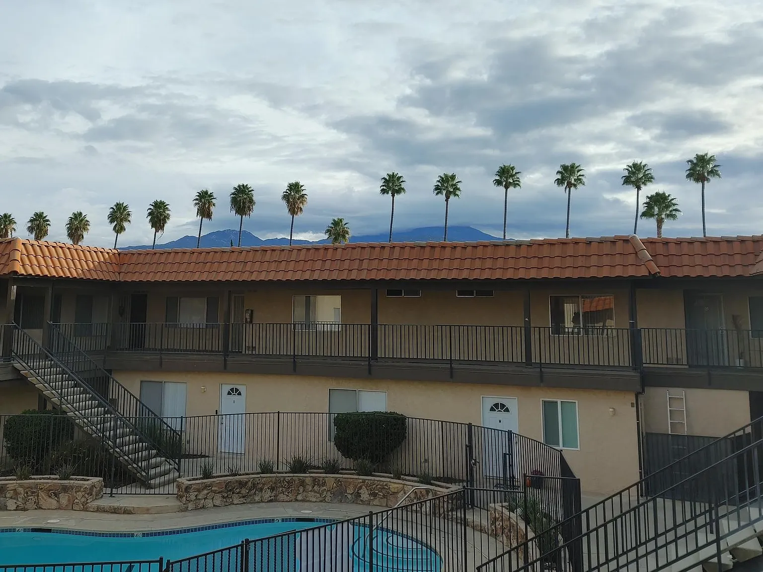 2 bed, 1100 sqft, $1,525 — Photo 2