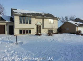 108 W Chapelwood Dr, Brandon, SD 57005